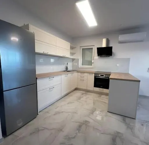 Apartment Luxury Penthouse In Makarska, Croatia *