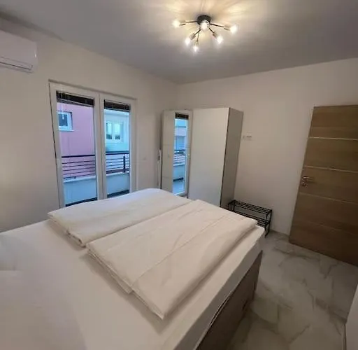 Apartment Luxury Penthouse In Makarska, Croatia *