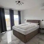 Apartment Luxury Penthouse In Makarska, Croatia *